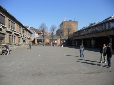 Ecole 9 et 11b - cour avant réno