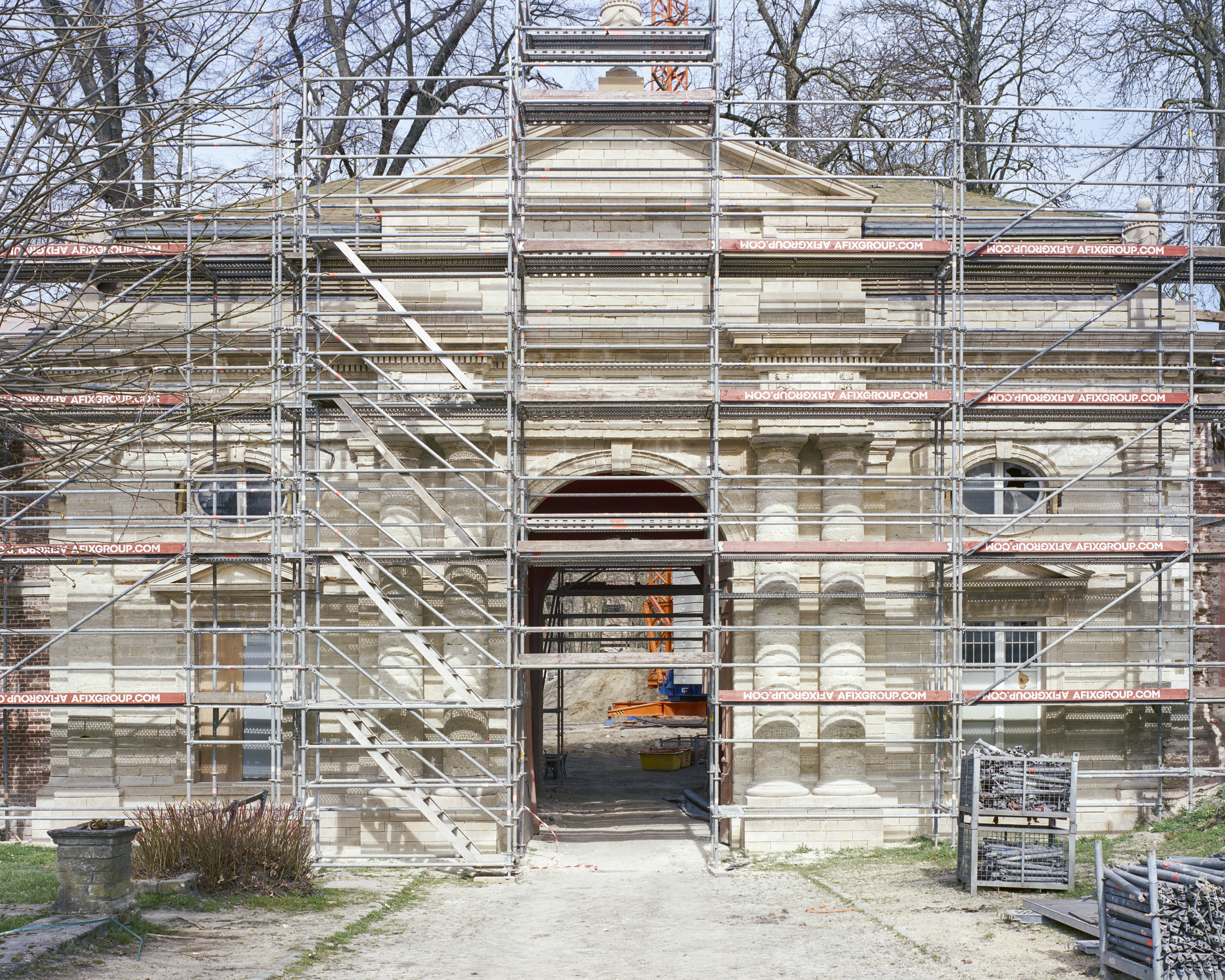 entrée porche de l'abbaye